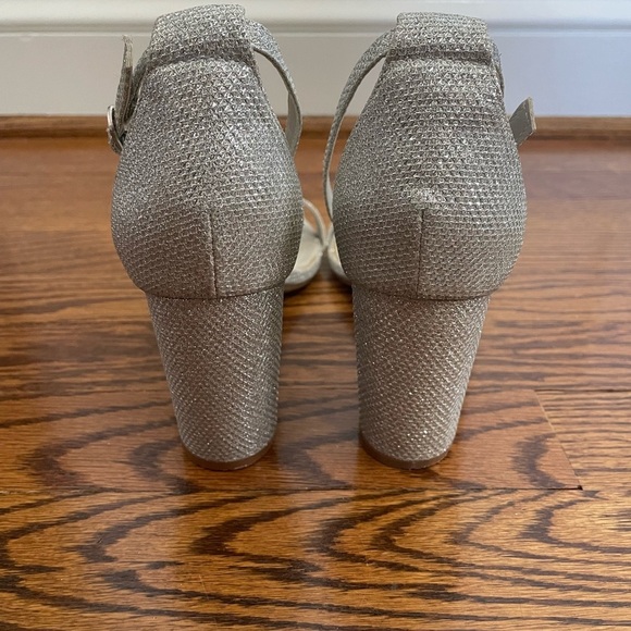 **4/$12** Dream Paris Silver Ankle Strap Block Heels Size 8 - Picture 5 of 8